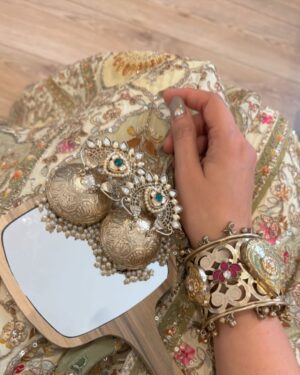 Mousha Khatri Instagram - Just your overachiever girl
wrapping up a month full of
back-to-back wins, lessons
& love for the hustle 💫
#julyrecap #lifelately #shootdiaries #grateful #thankful #hustlewithease #consistency #overachiever #bosslady #smallwins #wrapup