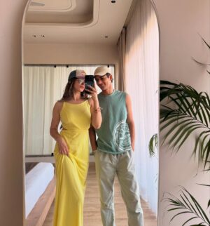 Mousha Khatri Instagram - Took two days off and called it therapy ☀️💋
48 hours of doing nothing and loving every second!
🏡 @vildefarms
.
.
.
#staycation #minibreak #selfiediaries #poolside #lifelately #softgirlera #chillscenes #withfam