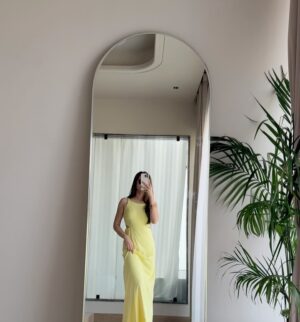 Mousha Khatri Instagram - Took two days off and called it therapy ☀️💋
48 hours of doing nothing and loving every second!
🏡 @vildefarms
.
.
.
#staycation #minibreak #selfiediaries #poolside #lifelately #softgirlera #chillscenes #withfam
