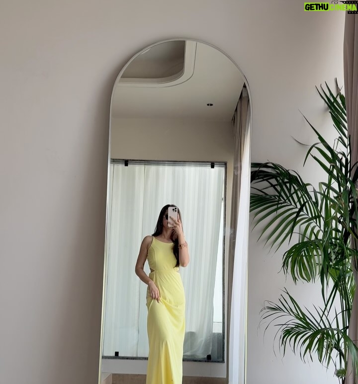 Mousha Khatri - 2.8K Likes - Took two days off and called it therapy ☀️💋
48 hours of doing nothing and loving every second! 

🏡 @vildefarms
.
.
.
#staycation #minibreak #selfiediaries #poolside #lifelately #softgirlera #chillscenes #withfam