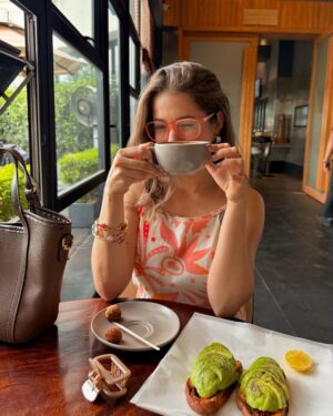 Mousha Khatri Instagram - Best activity in stormy weather ☕️☁️ 
Work and coffee 🙂‍↔️ 
 
PC: @tanushka_pathak_ @5x_digitals 💕

#workandtravel #coffeevibes #rainydayoutfit #instamood #ootd #styleinspo #outfitdiaries #coffeeandchill