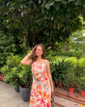 Mousha Khatri Instagram - Best activity in stormy weather ☕️☁️
Work and coffee 🙂↔️
PC: @tanushka_pathak_ @5x_digitals 💕
#workandtravel #coffeevibes #rainydayoutfit #instamood #ootd #styleinspo #outfitdiaries #coffeeandchill