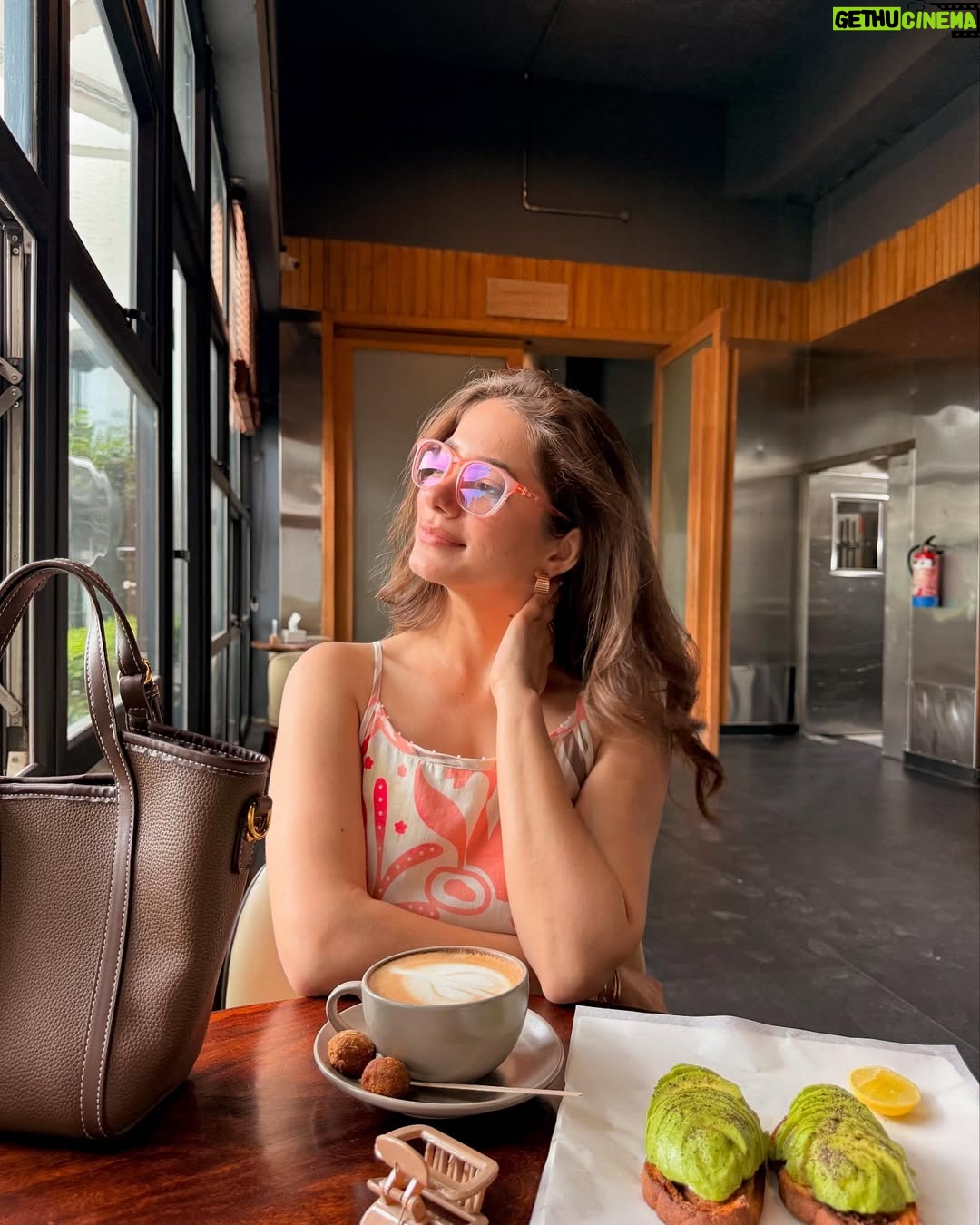 Mousha Khatri - 6K Likes - Best activity in stormy weather ☕️☁️ 
Work and coffee 🙂‍↔️ 
 
PC: @tanushka_pathak_ @5x_digitals 💕

#workandtravel #coffeevibes #rainydayoutfit #instamood #ootd #styleinspo #outfitdiaries #coffeeandchill
