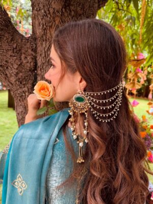 Mousha Khatri Instagram - Desi girl aesthetics ft. @idaho_o 🪷🪞✨

MUA: @makeupby_sonalpreet 
Hair: @ishashairandmakeup 
.
.
.
.
#desigirl #desiaesthetic #indianoutfit #festivewear #indianethnicwear #ethnicwear #idahoclothing #outfitinspo #festiveseason #indianaesthetics #desi #desicombo #festivefit