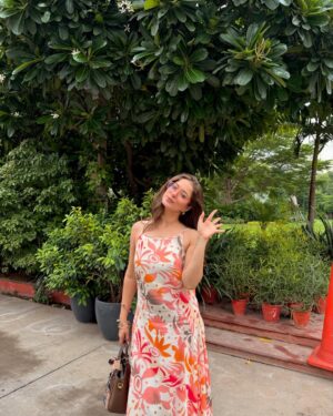 Mousha Khatri Instagram - Best activity in stormy weather ☕️☁️ 
Work and coffee 🙂‍↔️ 
 
PC: @tanushka_pathak_ @5x_digitals 💕

#workandtravel #coffeevibes #rainydayoutfit #instamood #ootd #styleinspo #outfitdiaries #coffeeandchill