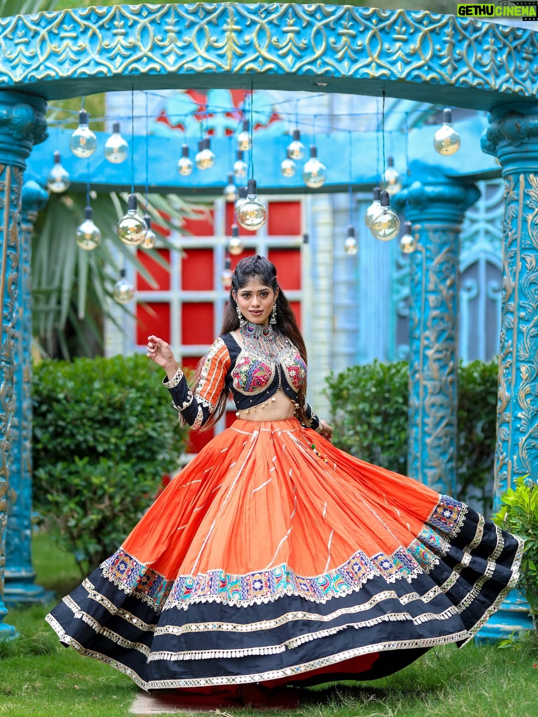 Mridhula korapati - 11.3K Likes - Radiance ✨

comment ur fav pic 🔱
Makeup : @glownshine_bridalmakeover
Camera : @kickyoga
Location : @elementsoneastcoast
Outfit : @avira_gurukul
Earrings : @aabaranam_adyar 

#navaratri #mridhulakorapati
