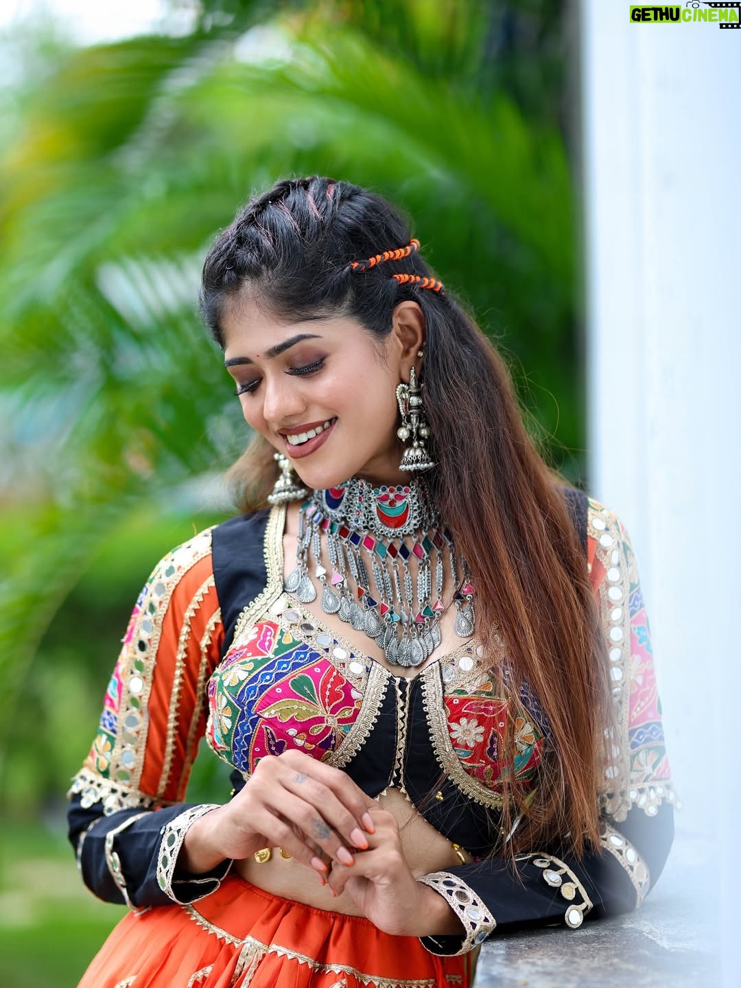 Mridhula korapati - 11.3K Likes - Radiance ✨

comment ur fav pic 🔱
Makeup : @glownshine_bridalmakeover
Camera : @kickyoga
Location : @elementsoneastcoast
Outfit : @avira_gurukul
Earrings : @aabaranam_adyar 

#navaratri #mridhulakorapati