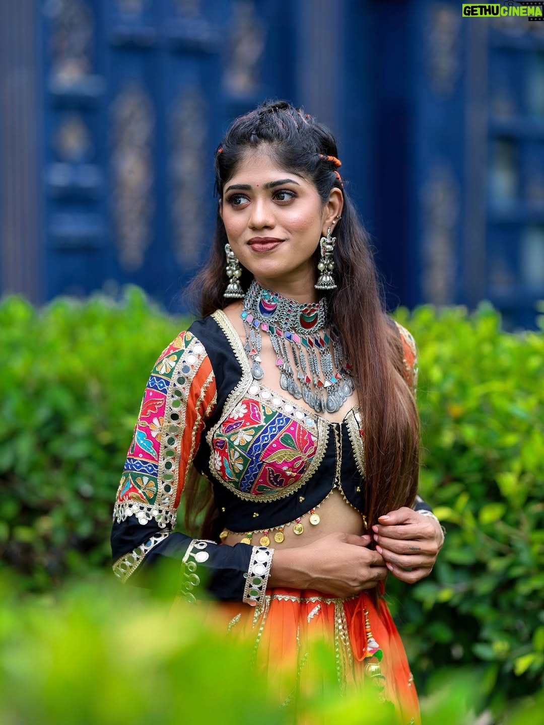 Mridhula korapati - 11.3K Likes - Radiance ✨

comment ur fav pic 🔱
Makeup : @glownshine_bridalmakeover
Camera : @kickyoga
Location : @elementsoneastcoast
Outfit : @avira_gurukul
Earrings : @aabaranam_adyar 

#navaratri #mridhulakorapati