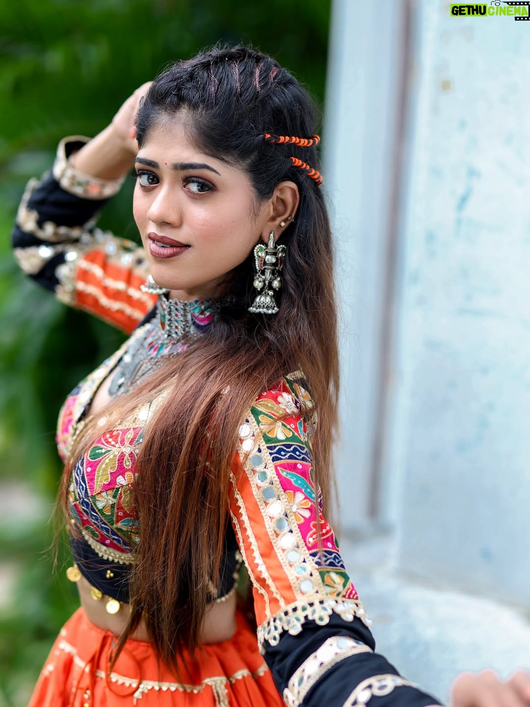 Mridhula korapati - 11.3K Likes - Radiance ✨

comment ur fav pic 🔱
Makeup : @glownshine_bridalmakeover
Camera : @kickyoga
Location : @elementsoneastcoast
Outfit : @avira_gurukul
Earrings : @aabaranam_adyar 

#navaratri #mridhulakorapati
