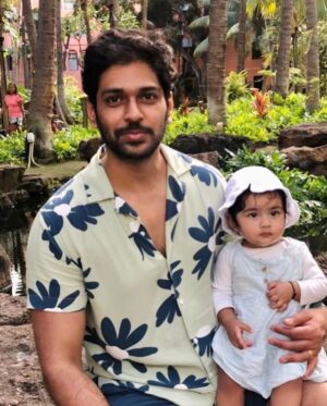 Mrunal Dusanis Instagram - Happy Birthday ..!!! 🎂❤️🎉🤗
Aata khup photos kadhayla havet aapan 🤪