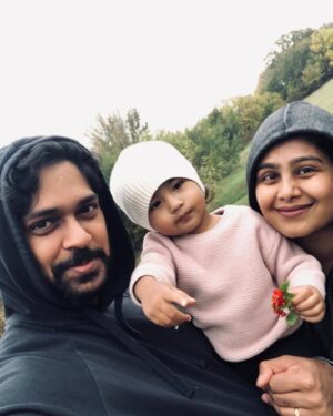 Mrunal Dusanis Instagram - Happy Birthday ..!!! 🎂❤️🎉🤗
Aata khup photos kadhayla havet aapan 🤪