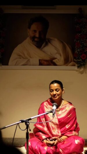 Mugdha Godse Instagram - Mysuru vibe… ♥️
‘Krsna Vandana’
108 Names & Qualities of Lord Krsnaa…
The City Mysuru, ‘a well kept secret of India’, as once expressed by our Beloved Master ‘Shri Tarneiv Ji...’
All Thy Grace… 🙏🏽♥️🙏🏽
Yet another melodious & joyous evening…
Stay Tuned for more…
#tarneivji #krsnavandana #gratitude #bellymeditation #love #silence #mugdhaveiragodse #rahuldev #mysuru #karntaka #karnataka_tourism