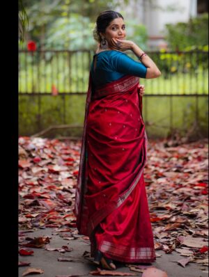 Mukta Barve Instagram - परवा एका special निमित्ताने तयार व्हायचं होतं. @verymuchindian.official नी त्यांच्या देखण्या collection मधून , एक सुंदर पैठणी पाठवली, 
 मला हॅन्डलूम वापरायला नेहमिच आवडतं त्यामुळे त्यांचं collection मला खूप आवडलं. 
Look design करण्यासाठी @aa_he_de ला फोन केला. Makeup hairstyling तर आहेच पण त्यानी अगदी उत्साहानी दागिने काय घालावेत पासून फोटो कोणी काढावेत पर्यंत सगळं ठरवलं. गजऱ्या पासून ते nose pin पर्यंतचं सगळं detailing त्यांनी अगदी नजाकतीनी केलं. आशिष you are a sweetheart 🤗❤️
@shalakabhat नी hairstyling आणि साडी draping अगदी flawlessly खूप प्रेमानी आणि मनापासून केलं. ❤️🤗
@houseofaadyaa चे दागिने या आधीही वापरले आहेत ,पण चांदबाली सिरीज मधले इतके बोल्ड earrings पहिल्यांदाच घातले, आणि खूपच आवडले .
@prerna_nidhalkar चं विंशेष कौतुक. 
मी Actor म्हणून खूप वर्ष camera समोर वावरते , पण तरी model म्हणून फोटो काढून घेणं हे काही मला फारसं आवडत नाही. पण आपल्याला कळण्या आधि इंजेक्शन देणारे डॅाक्टर कसे आपल्याला आवडतात तसेच फोटोग्राफर्सही मला आवडतात. प्रेरणा आणि तिच्या टिमनी असेच मला कळायच्या आत सुंदर फोटो काढले, त्यांच मनापासून कौतुक. 🤗❤️
#saari #award #makeup #hairstyle #gajra #red #wonaninred #maharashtra #redandblue #muktabarve #beyondmuktabarve #lovesaari #actor #photo 
In frame: @muktabarve 
Saree: @verymuchindian.official 
Blouse: @label_anisha_borkar 
Look and makeup design: @aa_he_de
Hair by: @shalakabhat
Jwellery: @houseofaadyaa

Photography: @prerna_nidhalkar @kathik_capturing_tales
Assist by: @kunal_disale @shiva_ni16666666