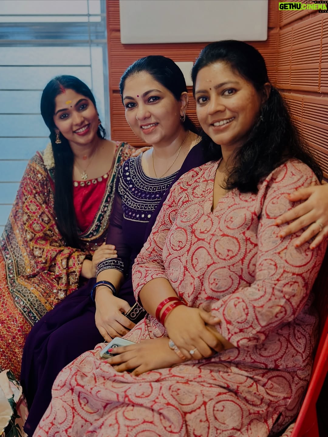 Muktha - 47.2K Likes - Sree Gurubyo Namah 🙏✨
On this auspicious day of Vijaya Dashami 2025 we had puja and prayers in our class @_nrithyagruham_ and received the blessings of my Guru Vineeth Sir 🙏🏻 @vineeth_actor and all our teachers. 🙏✨

Wishing all students who begin their learning journey today the strength, passion, and dedication to achieve great success in the years ahead. 🌼📚