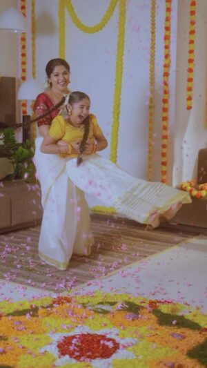 Muktha Instagram - എല്ലാവർക്കും ഹൃദയം നിറഞ്ഞ ഓണാശംസകൾ🙏🏻🌸🌼🌺

@kanmanikiara @aishwaryakarayilofficial @athma_designer_house
Edicting @sign_by_robbie