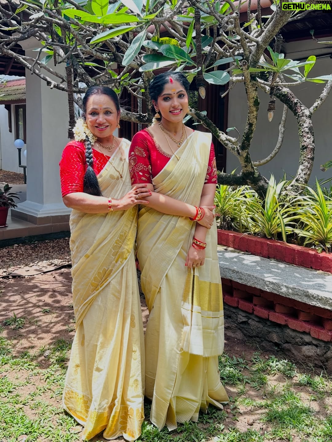 Muktha - 14.8K Likes - എല്ലാവർക്കും ഉത്രാടം ദിനാശംസകൾ 🌸🌼🌺