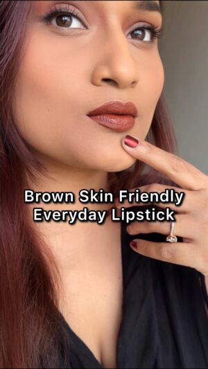 Mukul Richards Instagram - Finally, i am relieved that maybelline launched an everyday lip color for deeper dusky indian complexions. The shade in frame is @maybelline_ind vinyl ink sweet and sour
Follow for more brown skin friendly products #brownskinbeauty #brownskin #everydaylipstick #brownskinmakeup