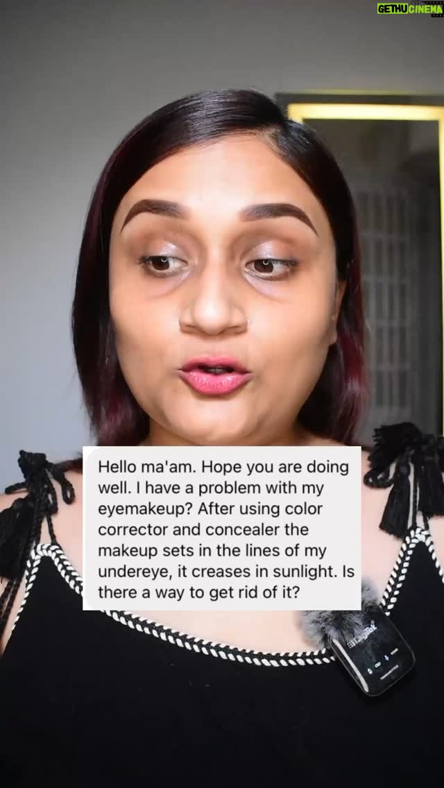 Mukul Richards - 1K Likes - The Nation Wants to Know!!! Kya aap powder lagate hain? Sahi se? Kaydey se?? 
Products used :
@milkmakeup hydro grip primer 
@hudabeauty orange corrector i should have used papaya but by mistake i picked up blood orange 
@lakmeindia hya matte foundation in shade neutral medium
@keautybeauty.in banana muffin powder 
@reachedmars dilli eyeshadow palette