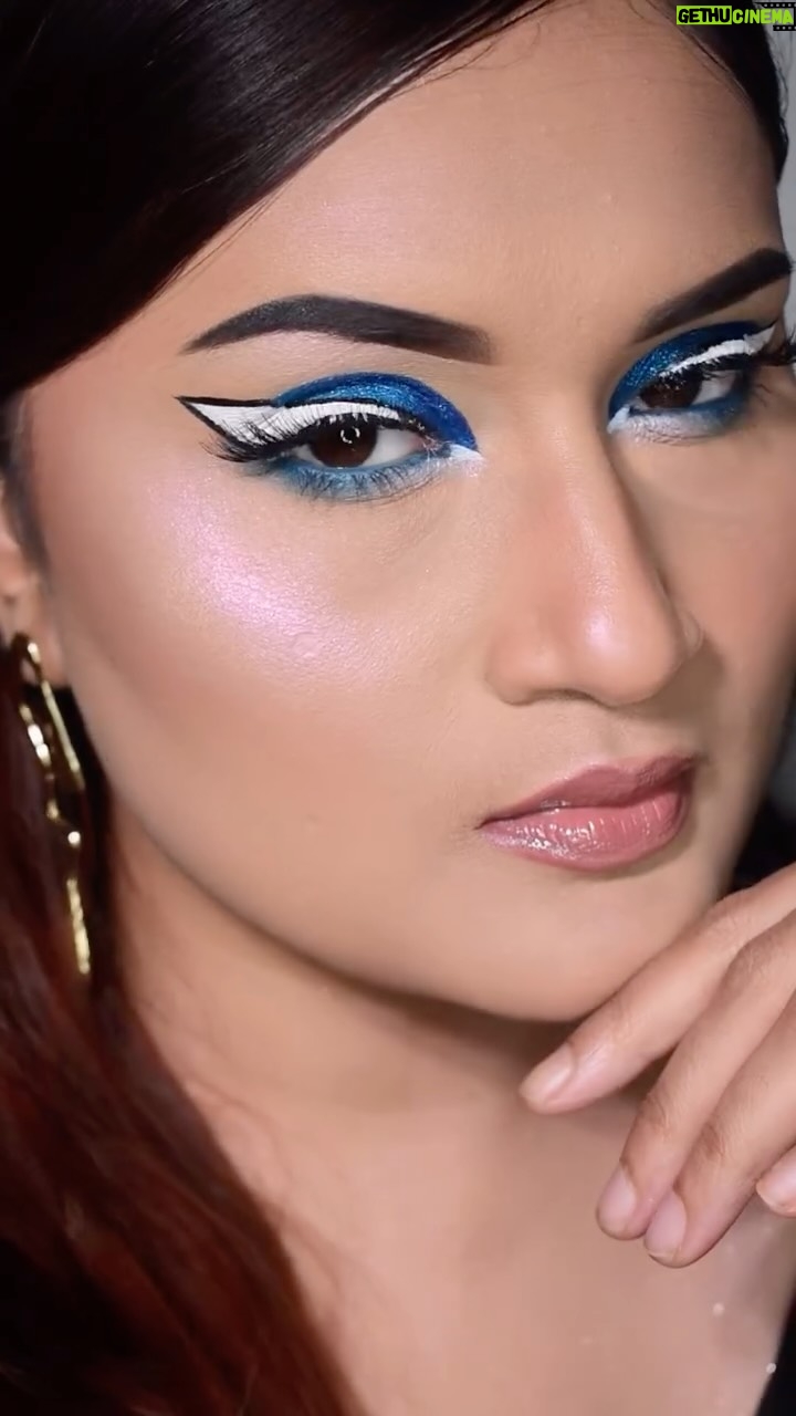 Mukul Richards - 1.3K Likes - It’s BMV not BMW 💥✨ Makeup transitions just hit different when the beat drops.
Brown skin. Bold moves. Big moment.
If you’re a makeup lover, WATCH till the end. #TransitionGoals

#bmvnotbmw #makeuptransition #trendingreels #browngirlmagic #makeupreelsindia #viralreelalert #makeuptransformation #indianmakeuplook #makeupartistindia #duskybeauty #foryoupage #beautycreator