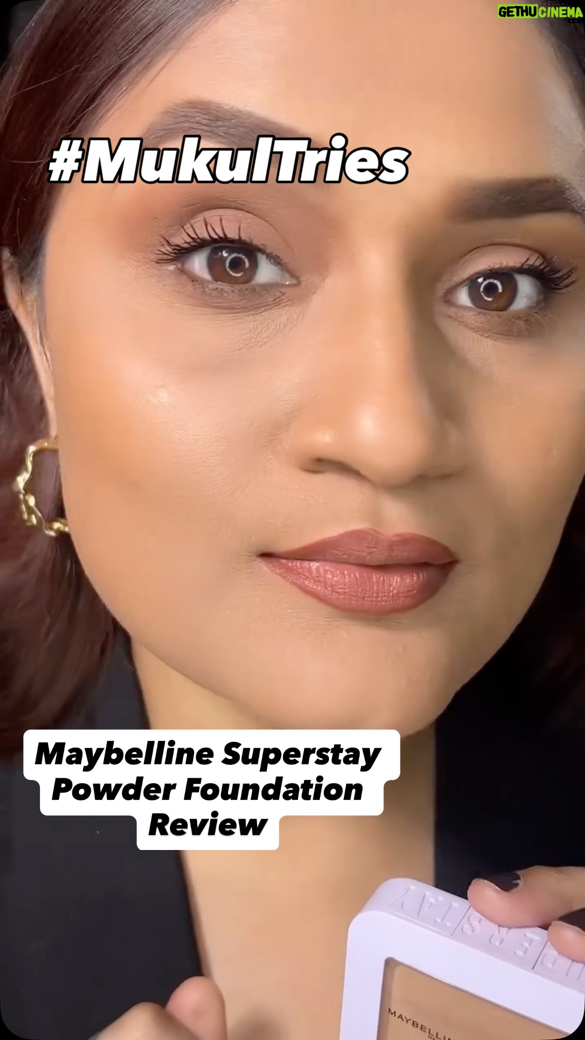 Mukul Richards - 0.9K Likes - Beheno mere Vichar on this compact part 1
- its got pretty good coverage
- despite such good coverage it doesnt feel or look heavy on face
- shades can be better yaaa for the diverse indian market
Here i have used @maybelline_ind superstay powder in shade 310.. but halka sa laal ho gya mere pe(i guess il wear this shade for night parties lol).. so i have ordered the next lighter shade ie 228… fingers crossed.. agar mujhe match mil gya toh tumhe pakka bataungi