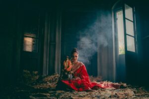 Mumtaz Sorcar Instagram - BROKEN WINGS
You can clip her wings. But you can never stop her from flying
Like a proverbial phoenix she will rise from her own ashes
Muse - @mumtaz_sorcar
Sari - @toga_india and @piece_of_mek
Jewellery - @anki_bunki_aditi
Make up - @makeupbysamrat
Production head - @shalinimunshi and @supar_natural
#wings #fly #woman #strength #wingsforlife #wingsoffire #wingstofly #wingsoffreedom