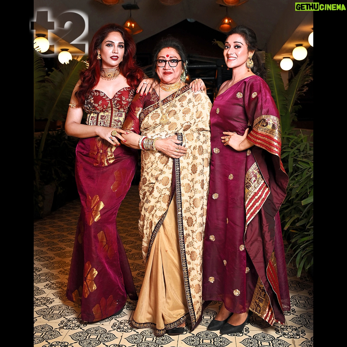Mumtaz Sorcar - 536 Likes - The P.C. Sorcar family decked up glam in Chandri Mukherjee’s festive attires for a t2 special Mahalaya shoot at Polo Floatel. An album from the magical evening

To read the full story, check link in bio

@sencogoldanddiamonds @polofloatel @nooralambabai