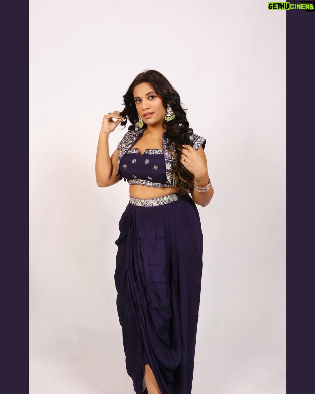Muskaan - 3 Likes - dil ka bharam hai tu 💜

shot by @directornitish 
makeup by @priy_u_1512 
styled by @style_by_hetaljogi
outfit by @anshuman_nair777
