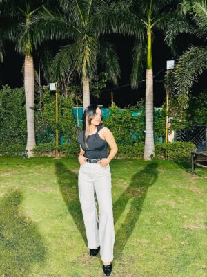 Muskan Panjwani Instagram - Is it just me, or do I still feel 20? 🥺🥺 #chapter25 🥹
#birthday2025 #25years