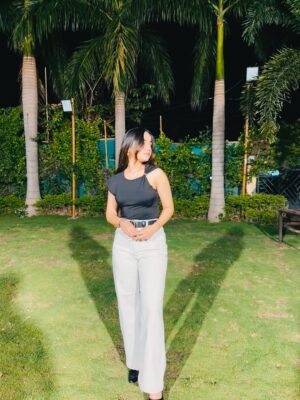 Muskan Panjwani Instagram - Is it just me, or do I still feel 20? 🥺🥺 #chapter25 🥹
#birthday2025 #25years