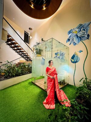 Muskan Panjwani Instagram - This saree is giving 👸 core! 🥹🫶🏻