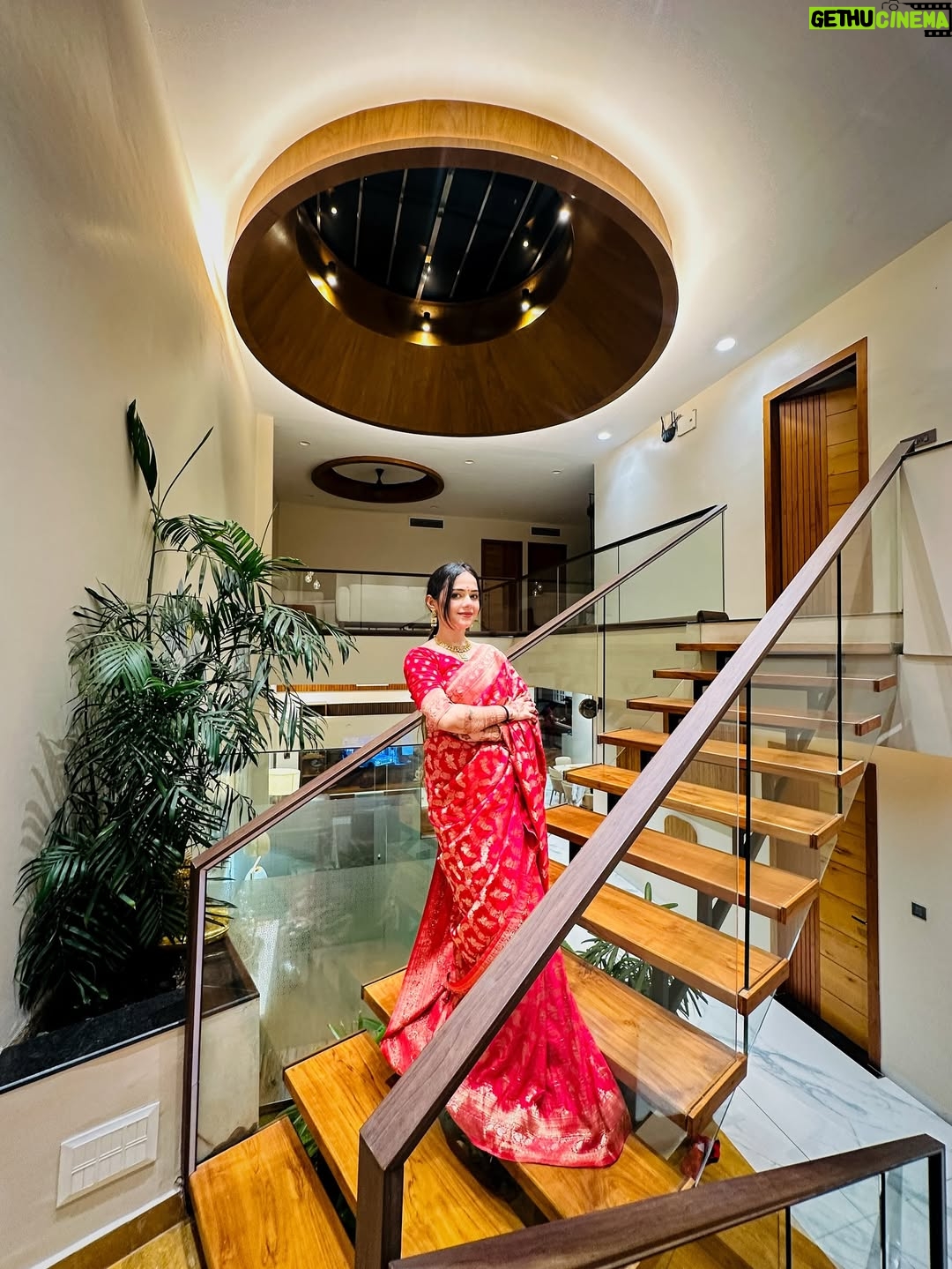 Muskan Panjwani - 5.2K Likes - This saree is giving 👸 core! 🥹🫶🏻