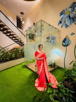 Muskan Panjwani Instagram - This saree is giving 👸 core! 🥹🫶🏻