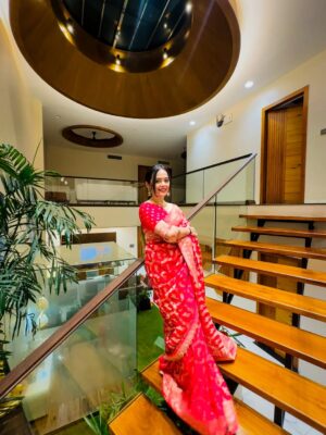 Muskan Panjwani Instagram - This saree is giving 👸 core! 🥹🫶🏻