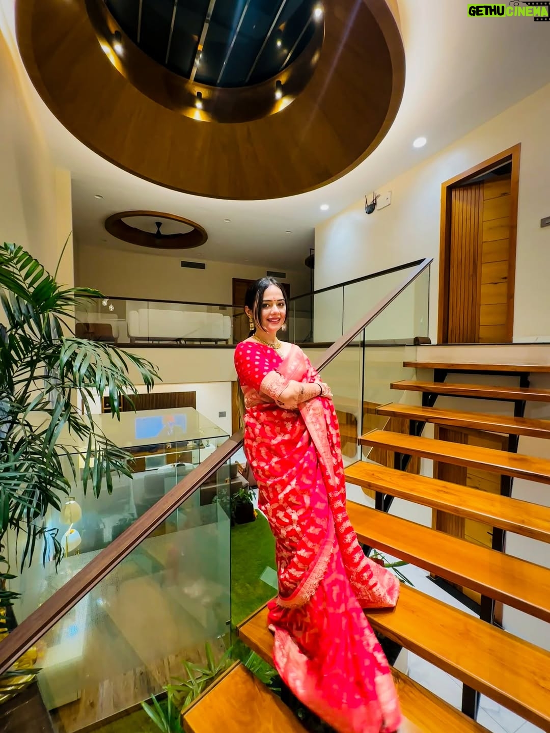 Muskan Panjwani - 5.2K Likes - This saree is giving 👸 core! 🥹🫶🏻