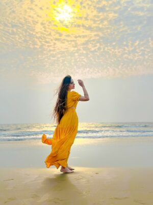 Muskan Panjwani Instagram - ☀️🌊💛🏵️