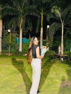 Muskan Panjwani Instagram - Is it just me, or do I still feel 20? 🥺🥺 #chapter25 🥹
#birthday2025 #25years