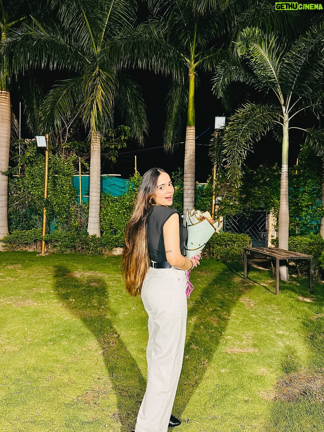 Muskan Panjwani - 1.9K Likes - Is it just me, or do I still feel 20? 🥺🥺 #chapter25 🥹

#birthday2025 #25years