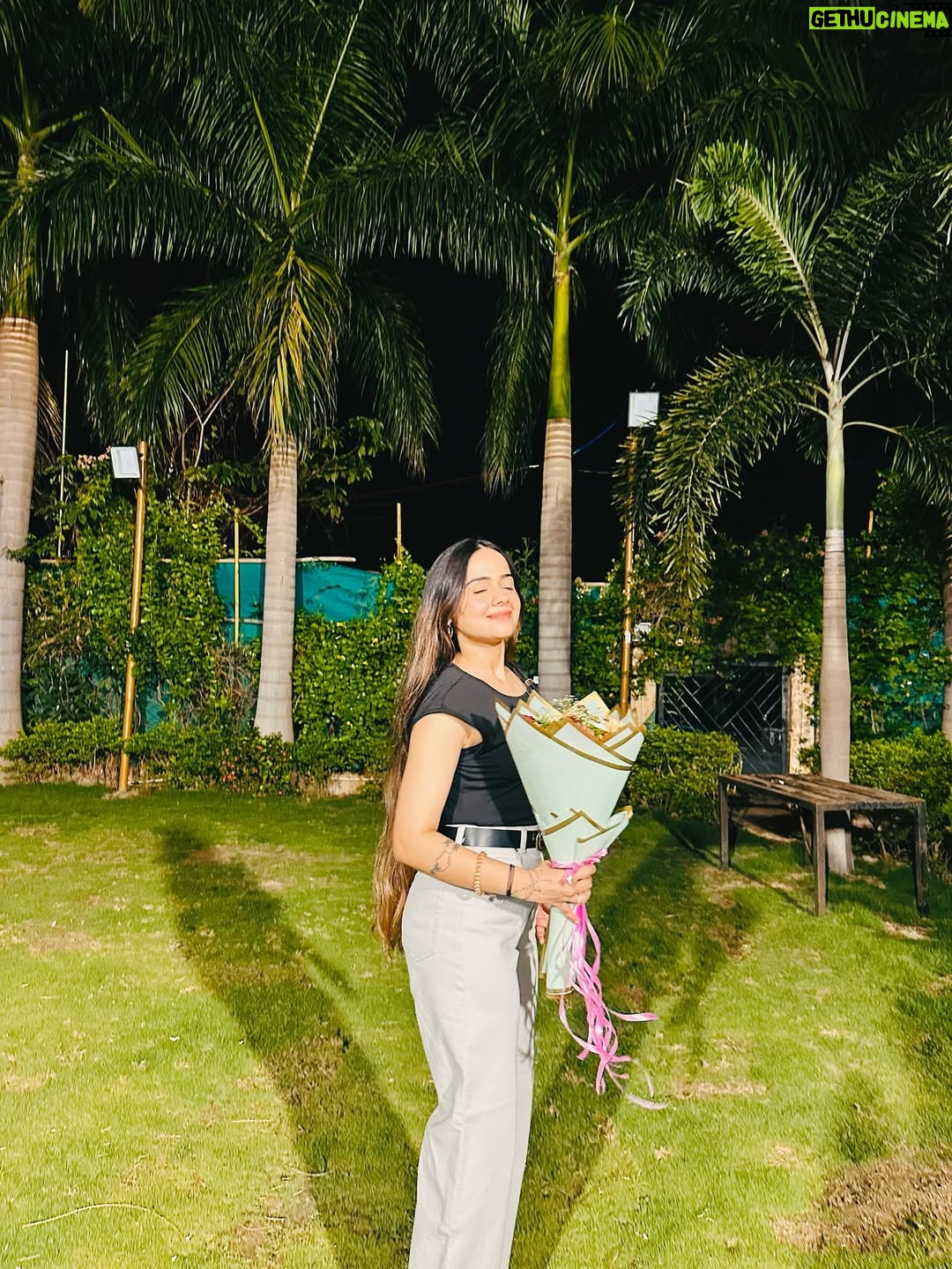 Muskan Panjwani - 1.9K Likes - Is it just me, or do I still feel 20? 🥺🥺 #chapter25 🥹

#birthday2025 #25years