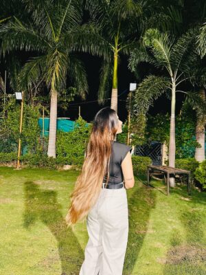 Muskan Panjwani Instagram - Is it just me, or do I still feel 20? 🥺🥺 #chapter25 🥹
#birthday2025 #25years