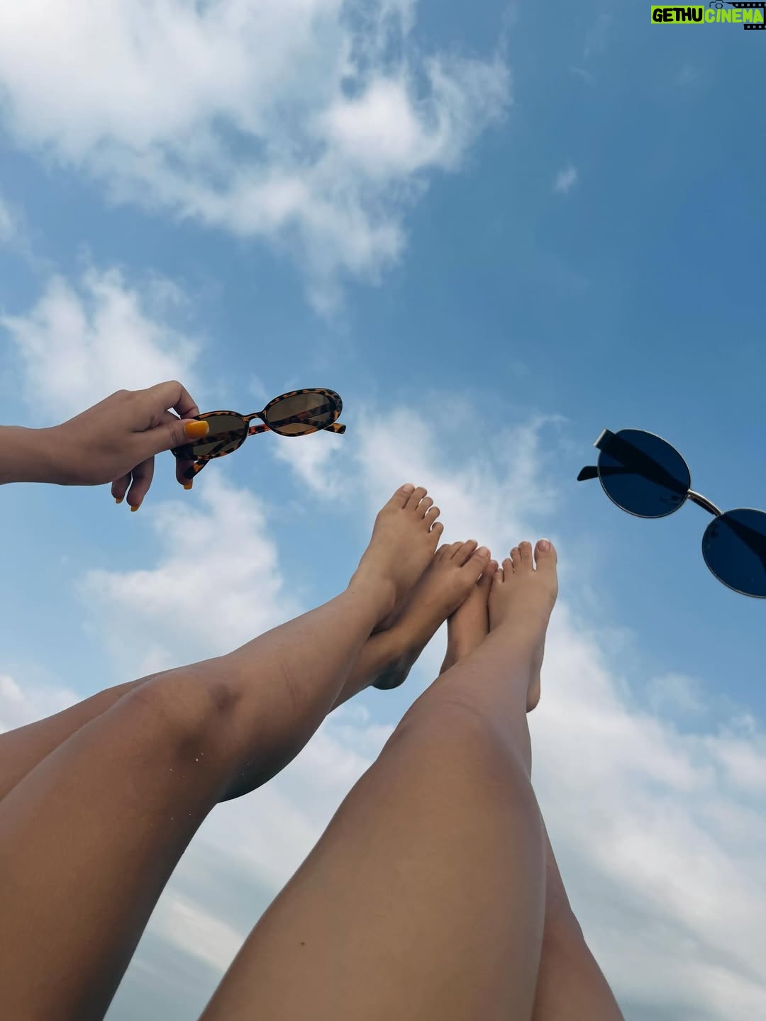 Muskan Roy - 2.9K Likes - living the gili life 🌴🌊🌤️
