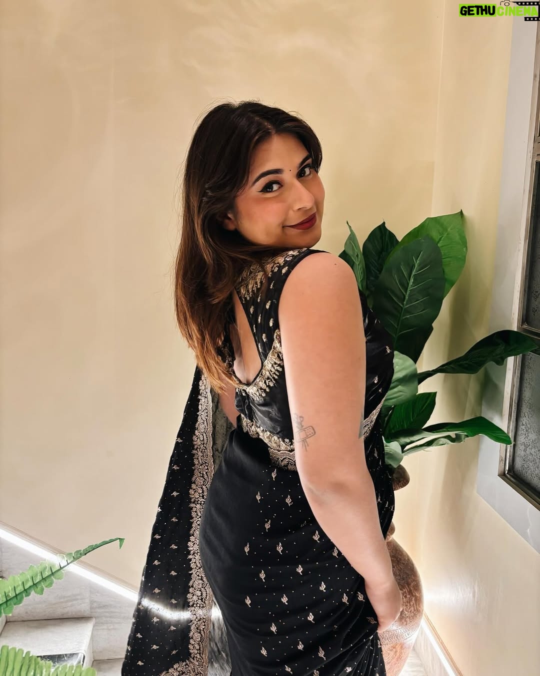 Muskan Roy - 4.7K Likes - zaalima ✨

wearing: @geetanjaliplaza