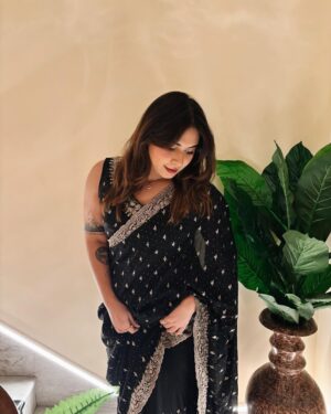 Muskan Roy Instagram - zaalima ✨
wearing: @geetanjaliplaza