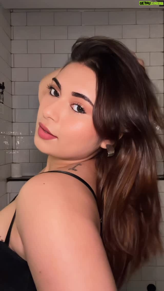 Muskan Roy - 2.9K Likes - fire 🧯