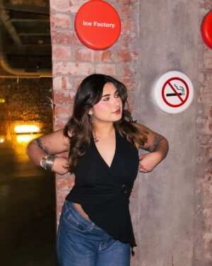 Muskan Roy Instagram - 🪩📸
top: @newme.asia