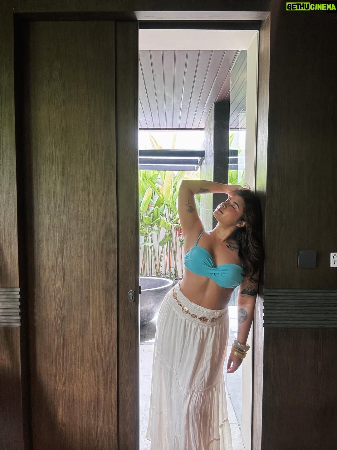 Muskan Roy - 3.7K Likes - officially an island girl 🌊🌴🌺☀️

bikini top & skirt: @westsidestores 
waist chain: Colaba