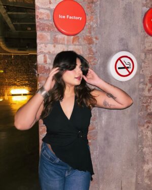 Muskan Roy Instagram - 🪩📸
top: @newme.asia