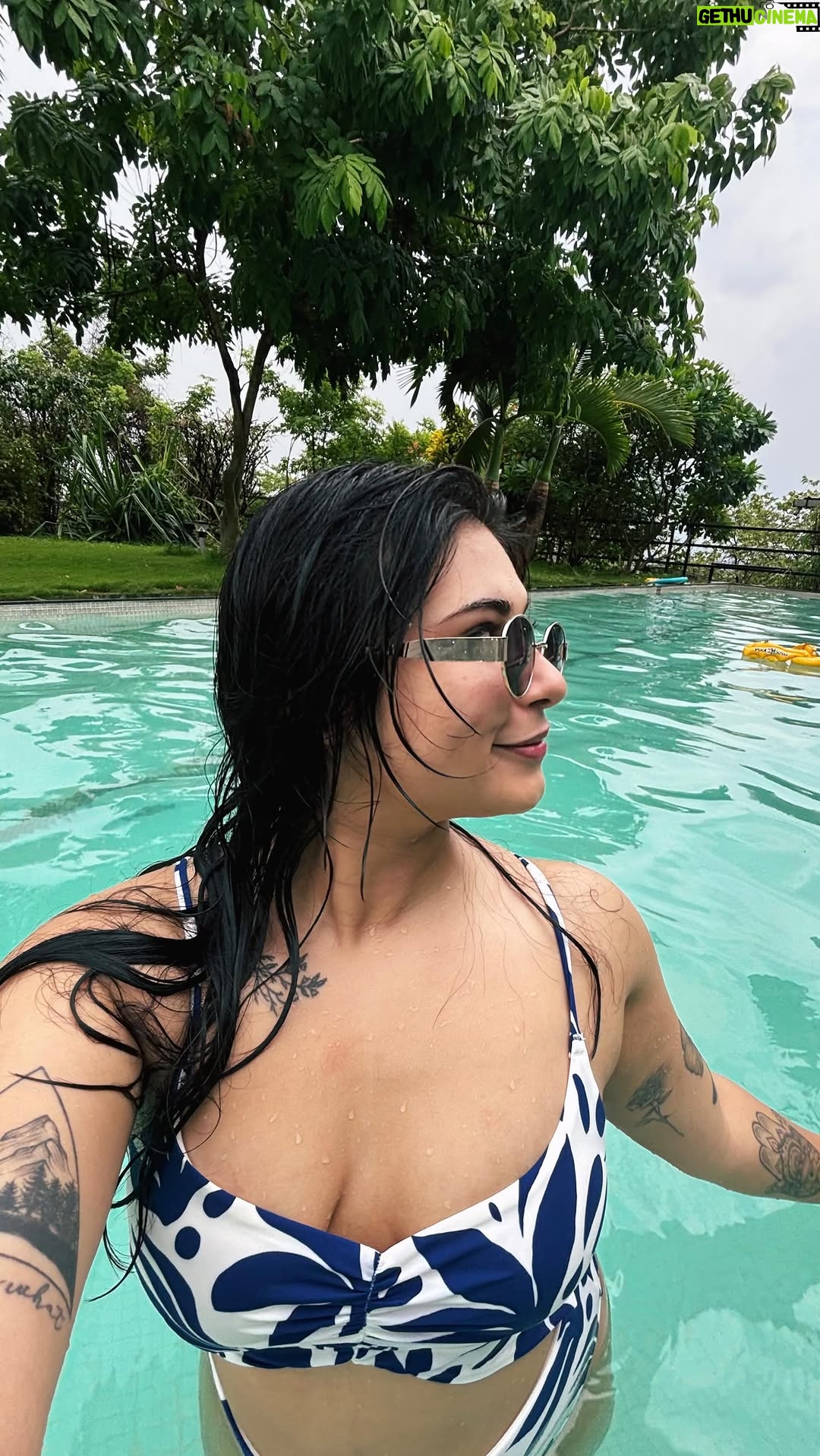 Muskan Roy - 3.3K Likes - swimming in the rain, surrounded by nothing but greenery? sign me up 😌🧘🏻‍♀️
Location: @theforestclubresort @thezuperhotels