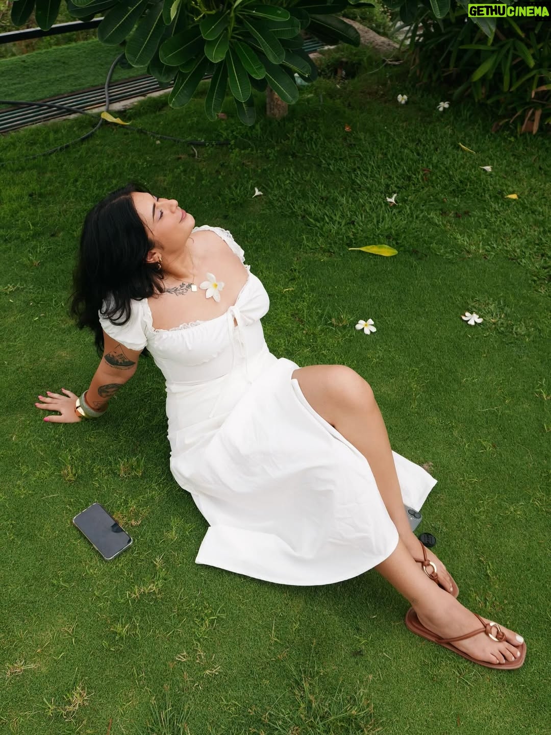 Muskan Roy - 2.9K Likes - nothing that a weekend getaway can’t fix 🧘🏻‍♀️🌤️🌴

@theforestclubresort @thezuperhotels