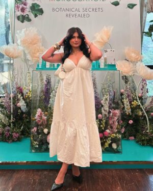 Muskan Roy Instagram - loco 🤍
Dress: lokhandwala market 🤭