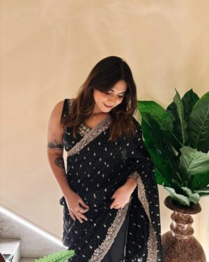 Muskan Roy Instagram - zaalima ✨
wearing: @geetanjaliplaza